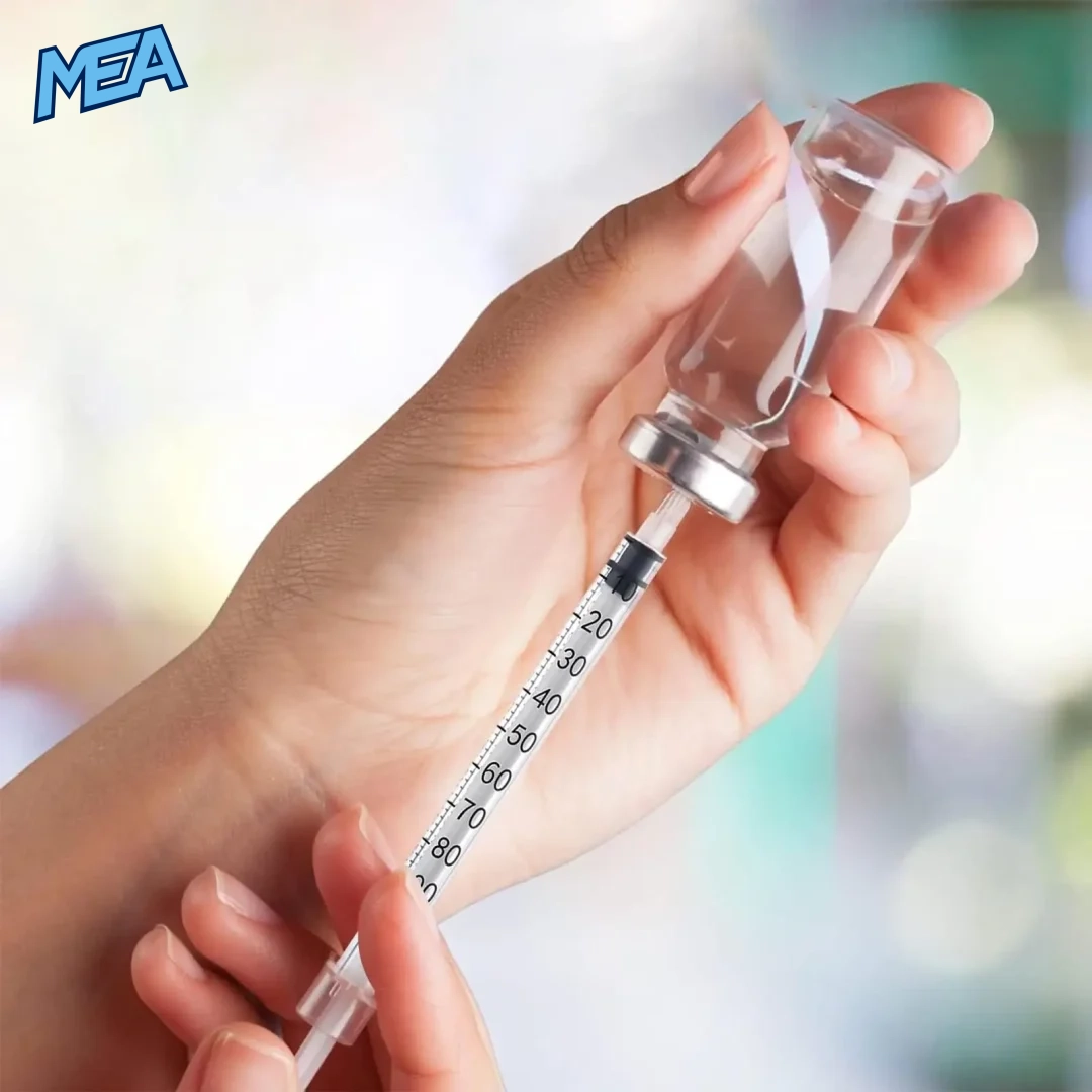 Insulin Syringes With Needle 0.3ml / 0.5ml / 1ml U-100 29G–31G Sterile Disposable (Pack of 500) 10 Disposable insulin syringe with needle drawing a dose from a vial